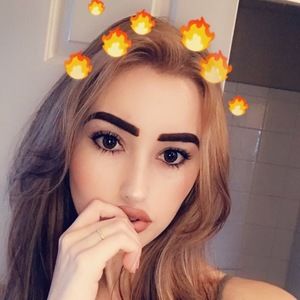 Meet your Posher, Alexandra